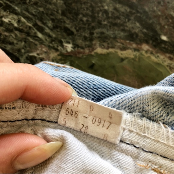 Vintage 1978 LEVI’S Orange Tab Hand Painted Floral High Rise Jean Shorts - Picture 8 of 9